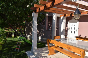 Отель Apartments Bazina  Каштел Камбеловац